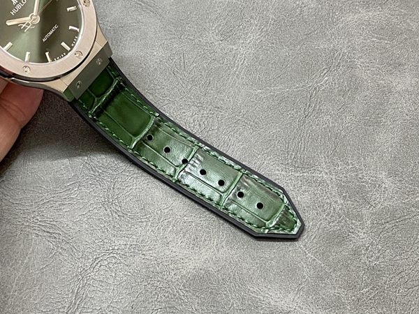 ウブロコピー時計着用イメージ